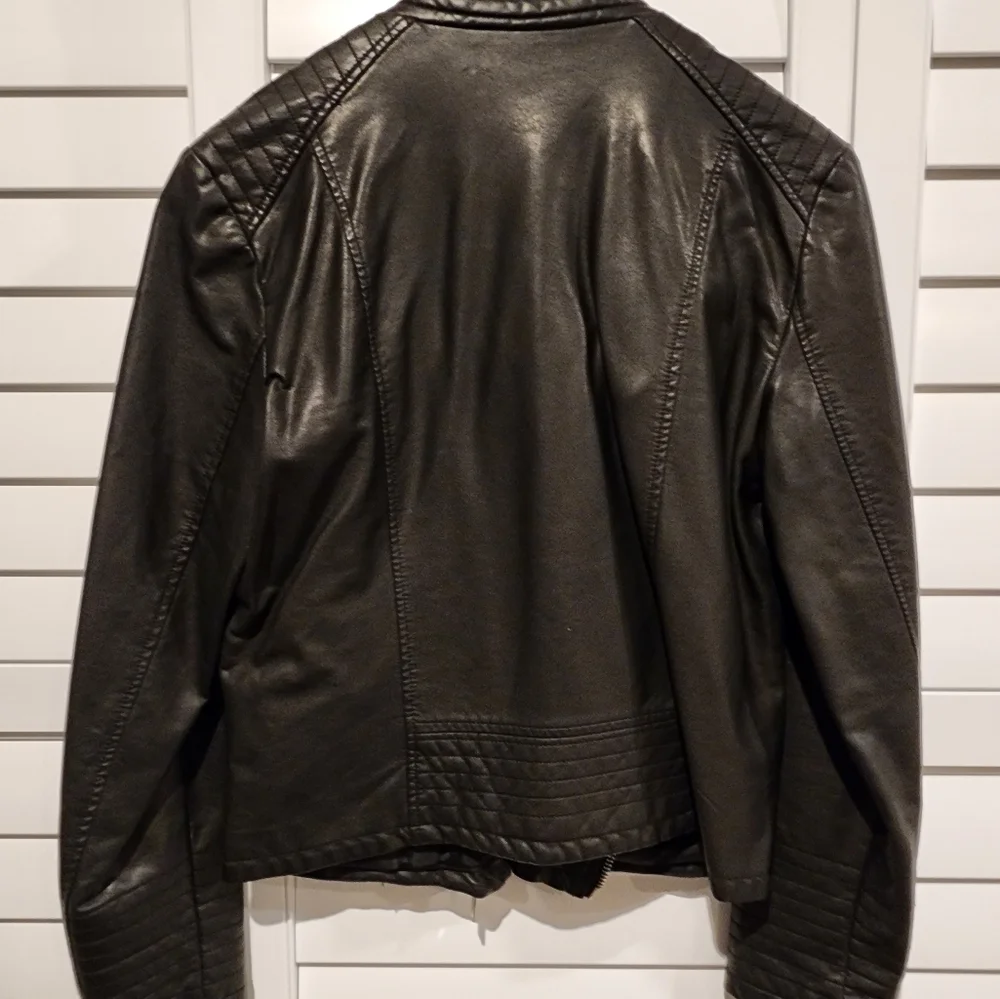Ana faux leather moto jacket - Picture 6 of 8